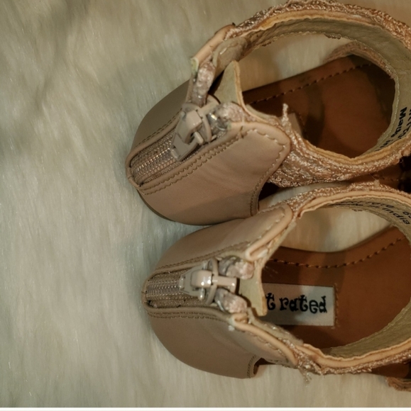 GIRLS SANDALS NOT RATED - Picture 8 of 9